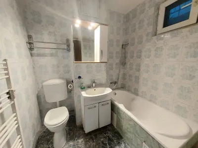 Decomandat, model mare in bloc anvelopat, etaj intermediar - foto 4