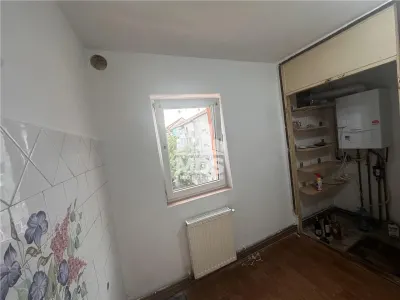 Etaj 3, 55 mp in bloc anvelopat linga parcul Clabucet - foto 5