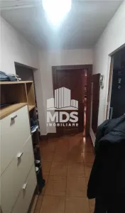 Decomandat pe 2 parti cu 2 bai - foto 2