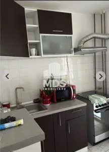 Decomandat la etajul 2 In Soarelui - Timisoara