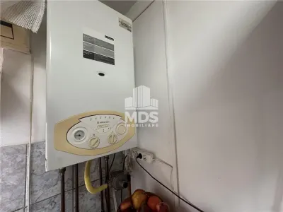 Decomandat, 36 mp utili, etaj intermediar cu centrala propie - foto 2