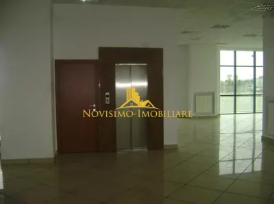 NOVISIMO-IMOBILIARE: SPATIU - foto 6