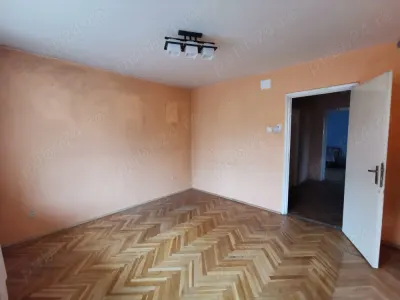 4 camere cu 2 bai in bloc reabilitat linga Punctele Cardinale - foto 7