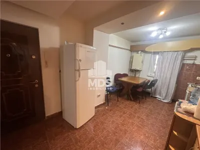 Apartament 4 camere  cu 2 bai si 2 balcoane - foto 2