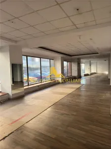 SPATIU COMERCIAL DE INCHIRIAT ULTRACENTRAL - foto 1
