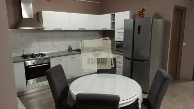 Apartament  3 camere 70 mpu  si loc parcari in zona Turnisor - foto 3