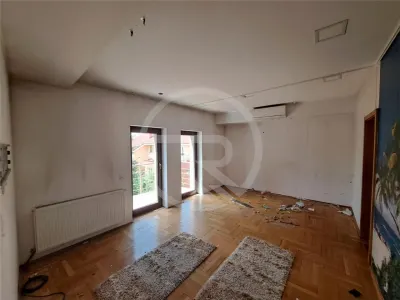 Casa individuala, 300 mp utili, situata in cartierul Europa! - foto 7