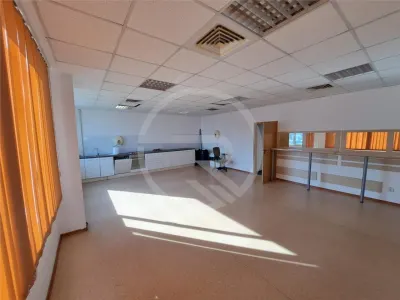 Spatiu pentru birouri, 400 mp utili, situat in zona Tetarom! - foto 9