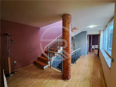 Casa Insiruita, 320 mp utili, situata in cartierul Buna Ziua! - foto 6