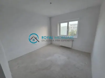 Royal Imobiliare - Vanzare apartament 3 camere zona Malu Rosu - foto 2