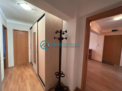 Royal Imobiliare - Inchiriere apartament 3 camere Ultracentral - foto 5