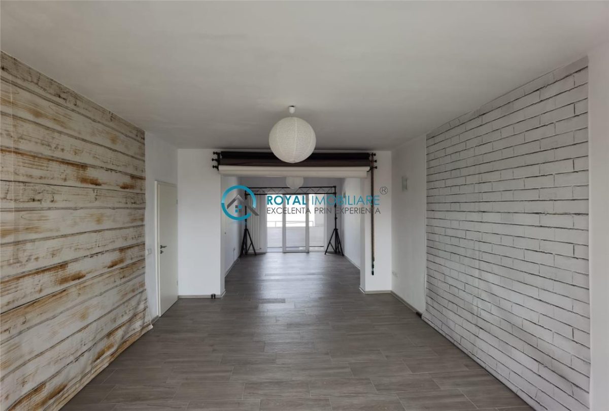 Royal Imobiliare-Vanzare Apartament 3 camere-zona Ultracentrala - Ploiesti