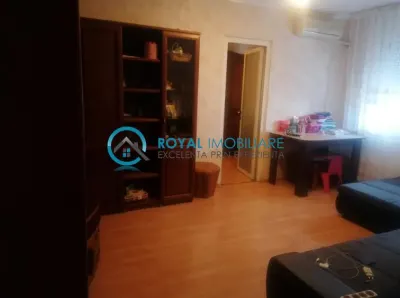 Royal Imobiliare - Vanzare Apartament zona Vest - Ploiesti