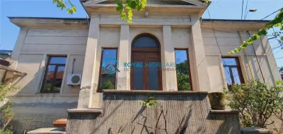 Royal Imobiliare-Vanzare Casa Zona Democratiei - Ploiesti