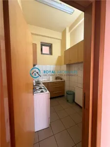 Royal Imobiliare - Vanzare Spatiu Birouri Zona Democratiei - foto 14