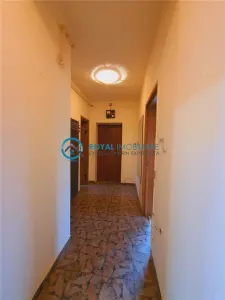 Royal Imobiliare - Vanzare apartament 4 camere zona B-dul Castanilor - foto 13