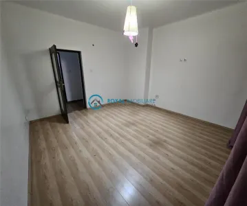 Royal Imobiliare - Vanzare apartament 4 camere in zona Ultracentral - foto 3