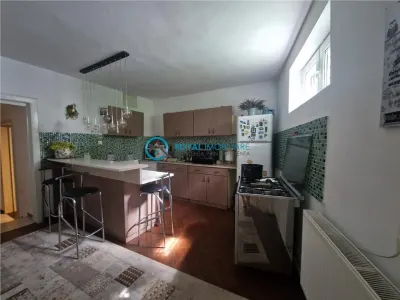 Royal Imobiliare - Inchiriere vila P+1, zona Marasesti - foto 7