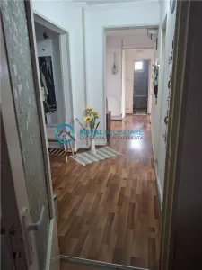 Royal Imobiliare - Vanzare apartament 3 camere zona Malu Rosu - foto 9