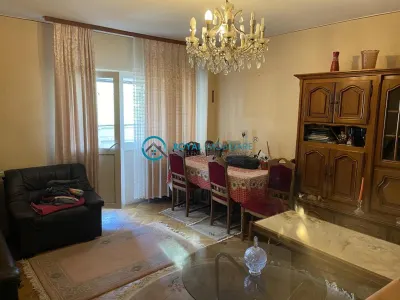 Royal Imobiliare - Vanzare apartament 3 camere zona Ultracentral - Ploiesti
