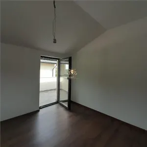 Vila eleganta cu beci si garaj centru Tomesti MUTARE IMEDIATA! - foto 10