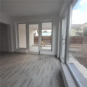 Apartament 3 camere LUX cu bucatarie mobilata si 151mp teren- Popas Pacurari linga Mega Image. - foto 6