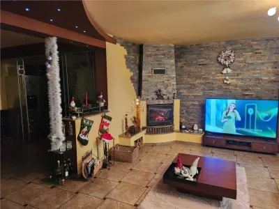 Vila eleganta -  proiect deosebit crama garaj sala de fitnes foisor si 825m teren Plopii fara sot Bucium. - foto 8