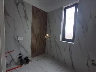 Casa 4 camere 2 bai si dresing.Finisaje de Lux Bucium Visani. - foto 7
