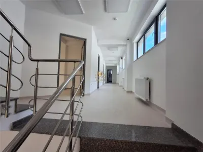 Spatiu de inchiriat D+3E.Pretabil clinica medicala sau birouri.10 locuri de parcare! - foto 2