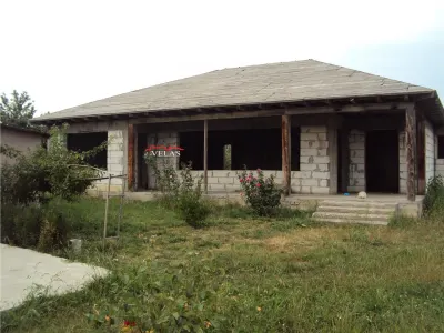Casa in constructie si hala, Suraia - foto 4