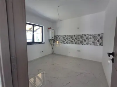 Casa 3 camere  Visan la asfalt !  Pret de apartament! Mutare rapida! - foto 3