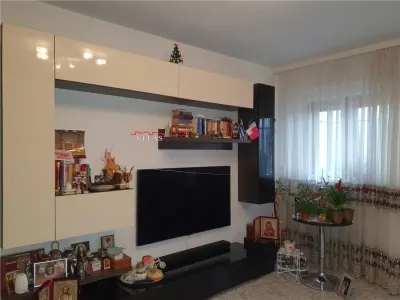 Apartament 3 camere,hol patrat, logie, balcon, et 3, CT, mobilat, ultracentral - foto 2