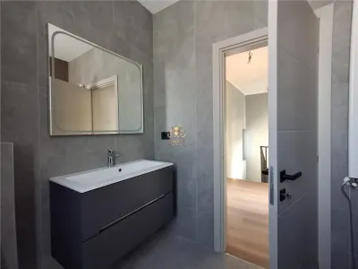Casa clasa energetica A pompe de caldura cu panouri solare 3dormitoare 2 bai dresing finisaje de LUX Miroslava la asfalt!Tva inclus! - foto 4