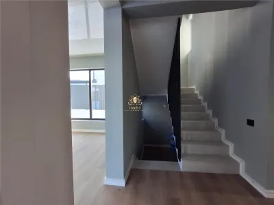 Casa clasa energetica A pompe de caldura cu panouri solare 3dormitoare 2 bai dresing finisaje de LUX Miroslava la asfalt!Tva inclus! - foto 7