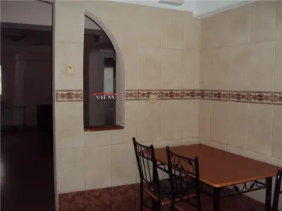 Apartament 4 camere,et 2, 3 balcoane, boxa, parcare, zona Teatru - foto 4
