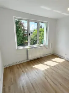 Apartament 2 camere decomandat etaj intermediar Astra - foto 4