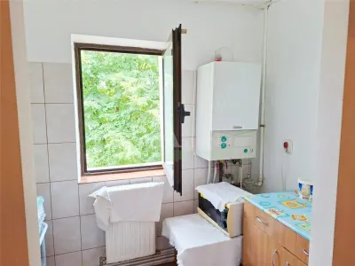 Apartament 2 camere semidecomandat , Zona Mioritei - foto 7