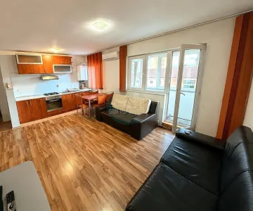 Apartament 3 camere balcon zona Vasile Aaron - foto 8