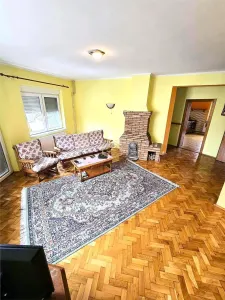 O proprietate rara | Locuinta generoasa + spațiu comercial cu acces din strada - foto 2
