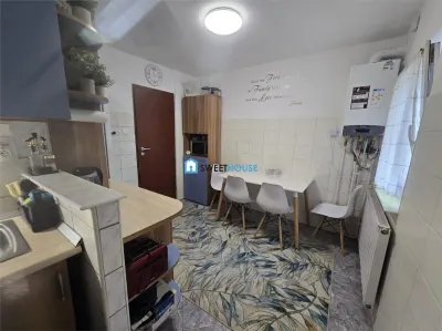 Apartament cu trei camere parter cu 2 balcoane  Zona Radu Negru - Fagaras