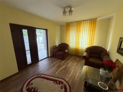 Casa  de vanzare in Golesti  cu 1.000mp teren - foto 10