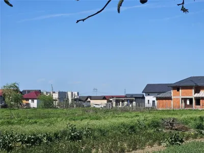 Teren Dumitrana ,utlitati,parc,5 min de statia stb si gradinita - foto 2