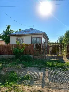 Se vinde casa + 2500 mp teren in Padureni .25 km de Bucuresti - foto 1