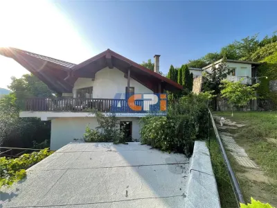 310 mp-Vila, P+M si P+1E, Valea Budului, Bacau - foto 1