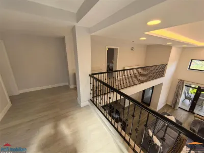 Vila impunatoare cu 6 camere spatioase in stil american - foto 24