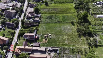 Casa din lemn si teren generos, Ernei, toate utilitatile - foto 4