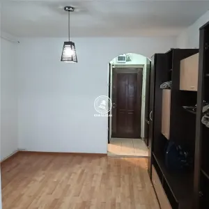 Garsoniera de vanzare in Galata etaj intermediar - foto 1