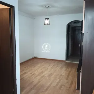 Garsoniera de vanzare in Galata etaj intermediar - foto 2