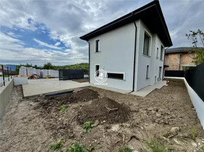 Case vile de vanzare Miroslava-Iasi - foto 2