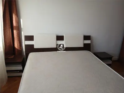Apartament 2 camere, decomandat, etaj intermediar - Podu Ros - foto 2